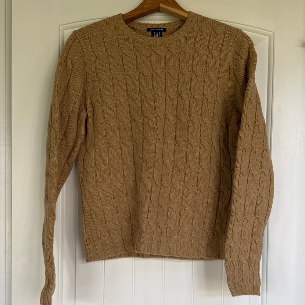 GAP Women’s Cable Crewneck Sweater in Camel Brown